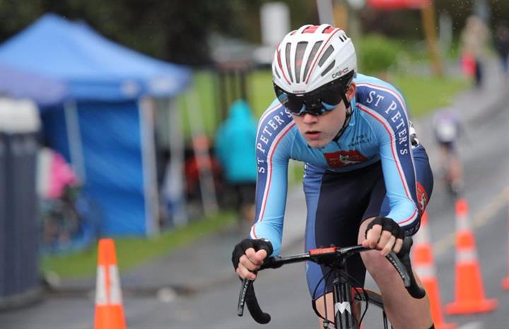 Student wins cycling series